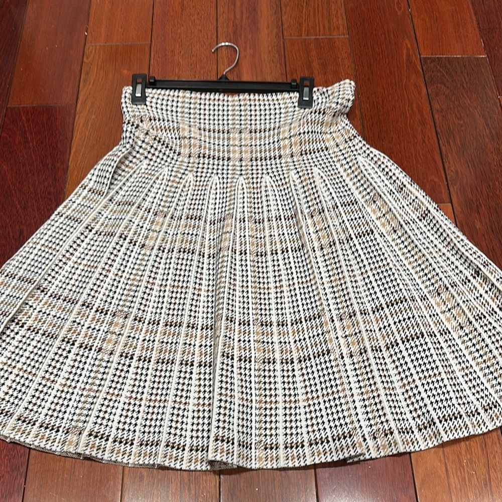 Apparalel checkered skirt